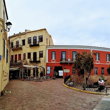 Nice Cloce To Eleftherias Square Ханья